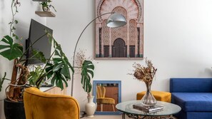 Smart TV - Central Braddon Retreat near Cafes and Culture (Braddon)