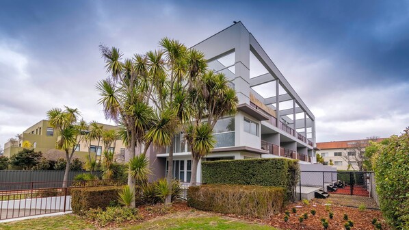 Exterior - Central Braddon Retreat near Cafes and Culture (Braddon)