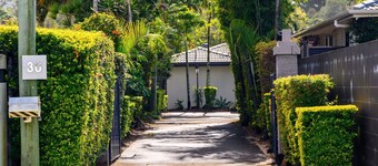 Broadbeach Canal Front Getaway with Pool & Jetty