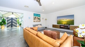 Smart-TV, Tischtennisplatte