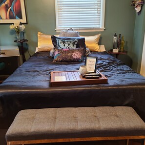 2 bedrooms, iron/ironing board, WiFi, bed sheets