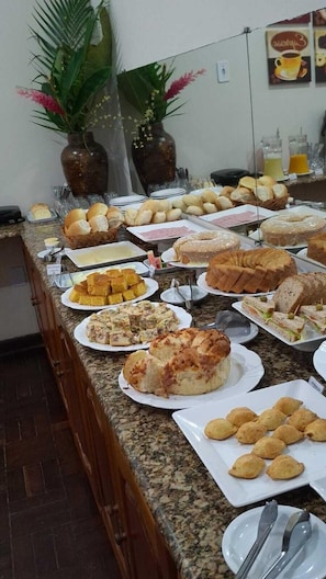 Tägliches inbegriffenes Frühstücksbuffet
