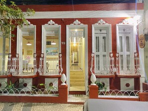 Front of property - evening/night - Pousada da Orla  (Itacaré)