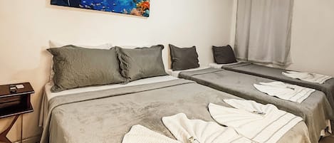Quarto quádruplo, para não fumantes, ar-condicionado | Wi-Fi de cortesia