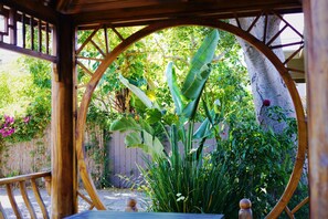 Terrace/patio - Tranquil house with beautiful garden in Emeryville (Emeryville)
