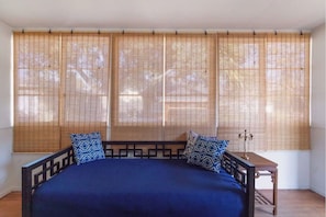 2 quartos, ferros/tábuas de passar roupa, Wi-Fi, roupa de cama