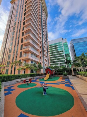 Exterior - Cozy Condo in Venice BGC with balcony #vlrtc28C (Taguig)