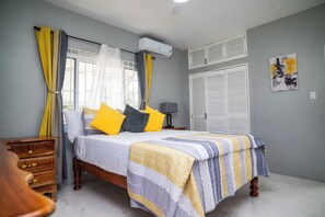 3 chambres, fer et planche à repasser, Wi-Fi, literie fournie