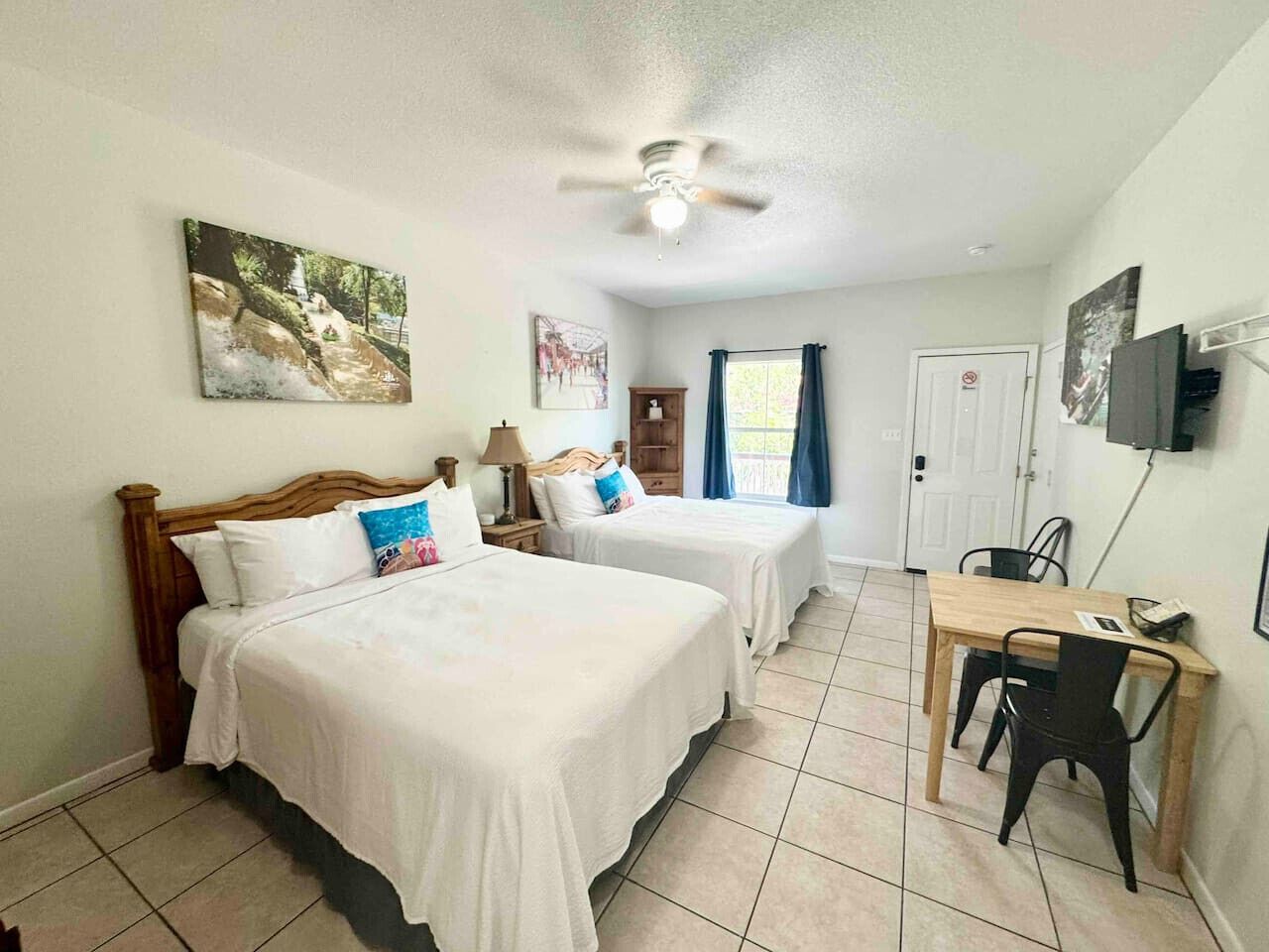 Wasser Lodge #202 | Sleeps 4 | Walk To Schlitterbahn - New Braunfels, TX