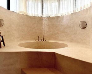 Imagen sin descripción, 3 de 42, botón