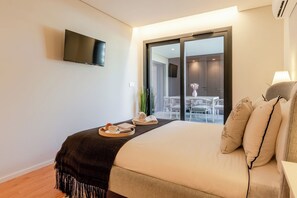 3 عدّة غرف نوم ومكواة/لوح كي وواي فاي مجانًا وملاءات أسرّة