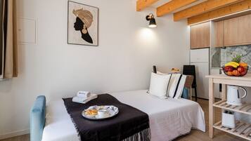 1 bedroom, iron/ironing board, free WiFi, bed sheets