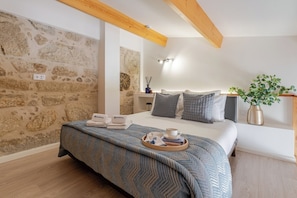 1 dormitorio, tabla de planchar con plancha, wifi gratis y ropa de cama