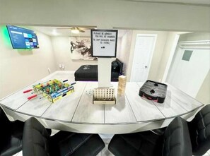 Spielezimmer
