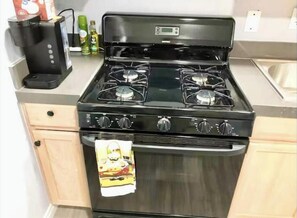 Micro-ondes, four, plaque de cuisson