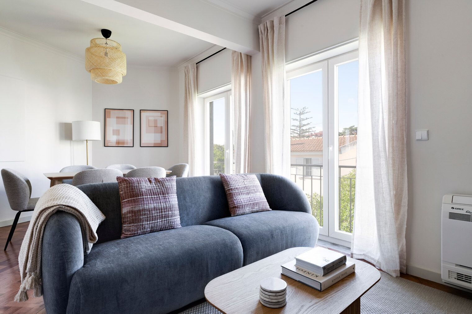 Fernseher, Stereoanlage