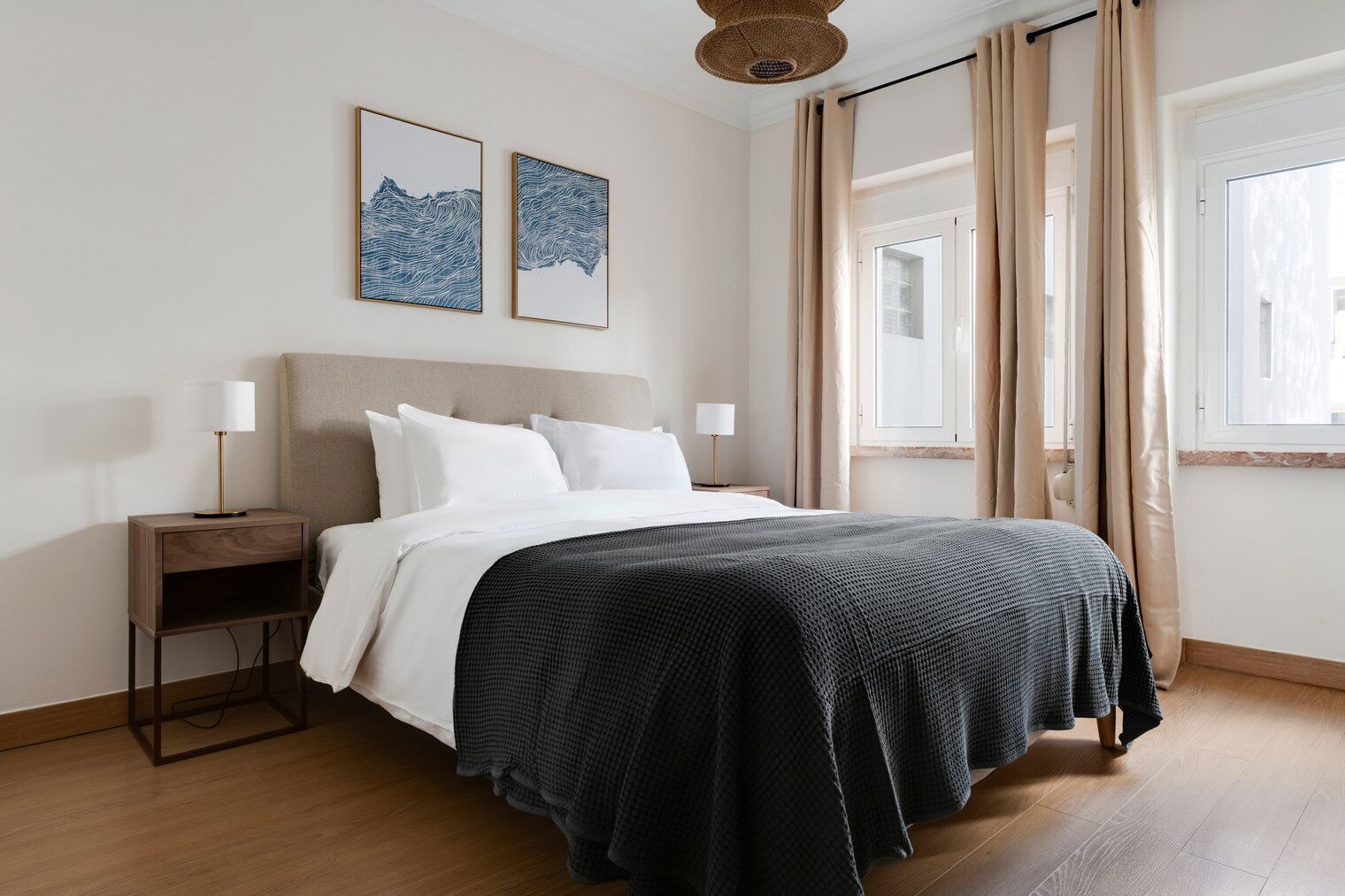 2 chambres, fer et planche à repasser, Wi-Fi, draps fournis