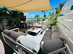 Outdoor dining - Shell Beach - NBBC - 3 chambres beachfront (Marigot)