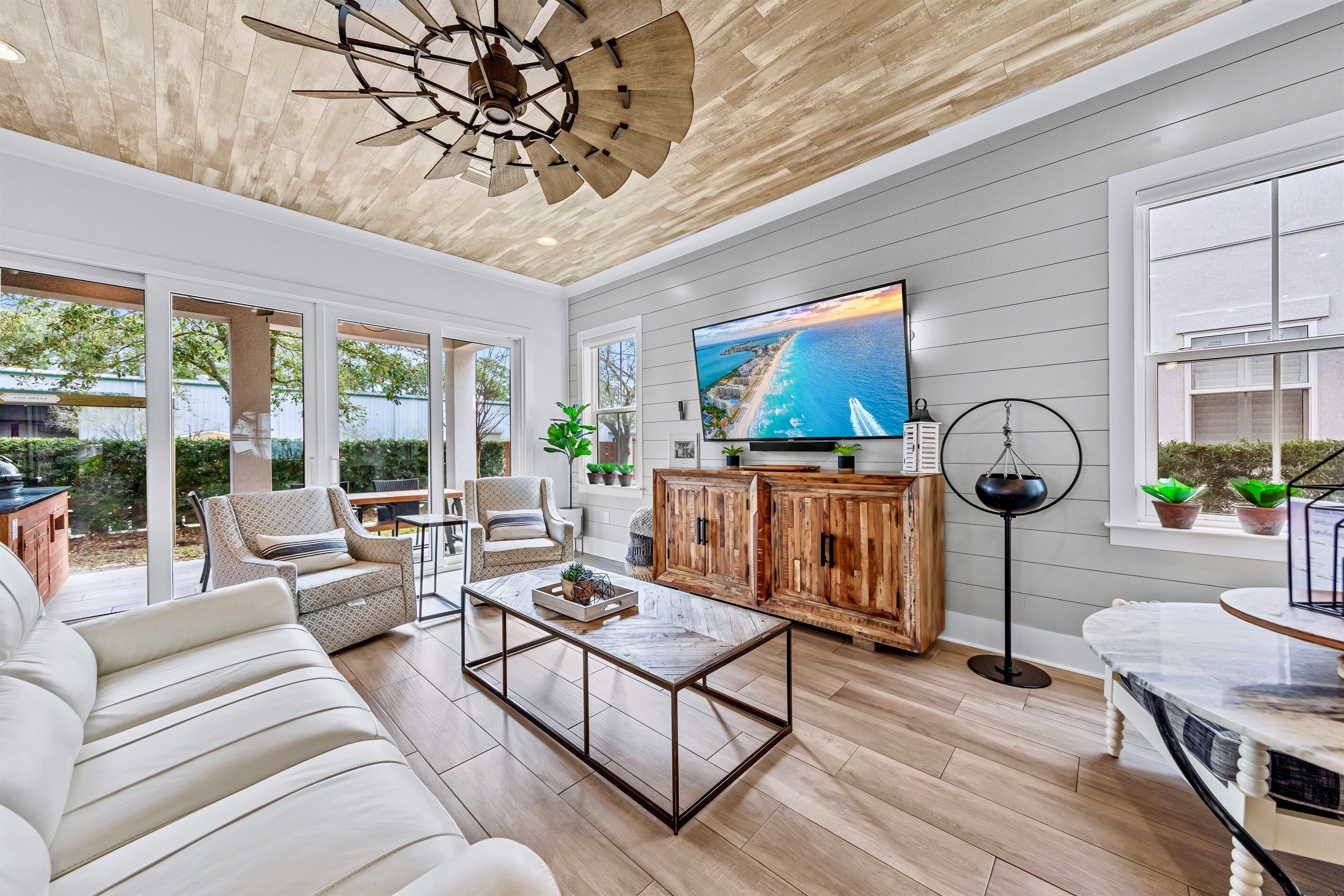 Smart-TV, videospill og fotballspill