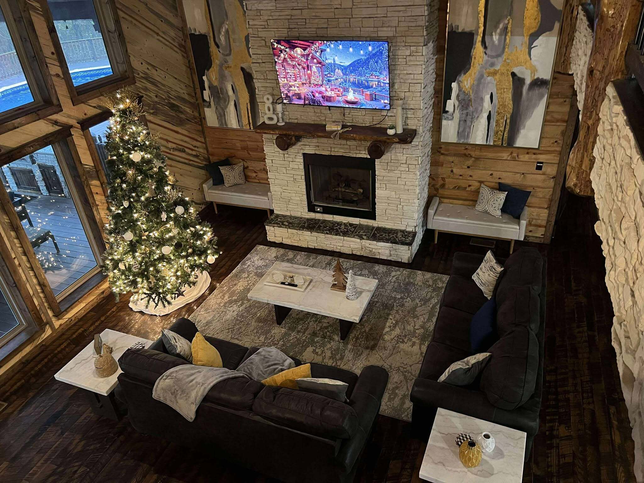 Smart TV, fireplace