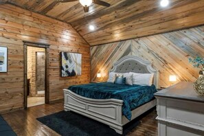 4 bedrooms, free WiFi, bed sheets