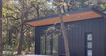Charming Studio style 1-bedroom cabin in Bonham