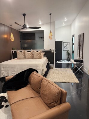 1 室のベッドルーム、WiFi、ベッドシーツ