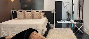 Charming Studio style 1-bedroom cabin in Bonham