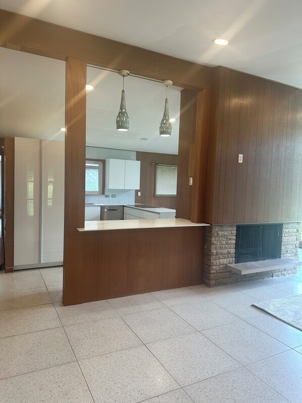 Interior - Welcoming 2-bedroom house with AC in Indianapolis (Indianapolis)