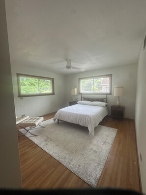 2 bedrooms, WiFi, bed sheets - Welcoming 2-bedroom house with AC in Indianapolis (Indianapolis)