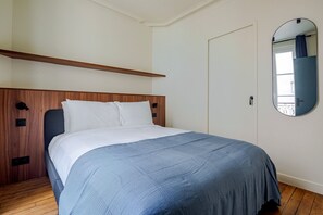 1 habitación, tabla de planchar con plancha, wifi y ropa de cama 