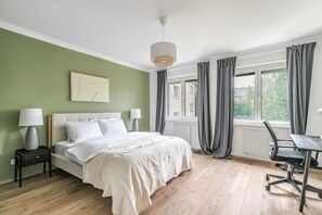 2 室のベッドルーム、アイロン / アイロン台、WiFi、ベッドシーツ