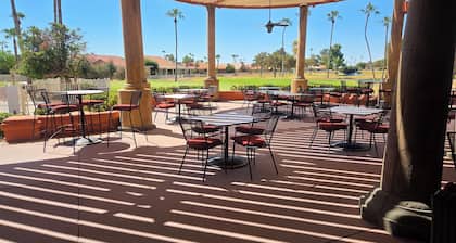 Golfer's retreat with entertainers backyard-includes golfcart