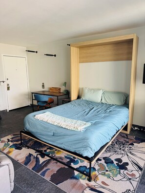 1 chambre, bureau, fer et planche à repasser, accès au Wi-Fi (inclus)