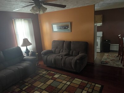 Charming 1-bedroom apartment in Lumberton with AC