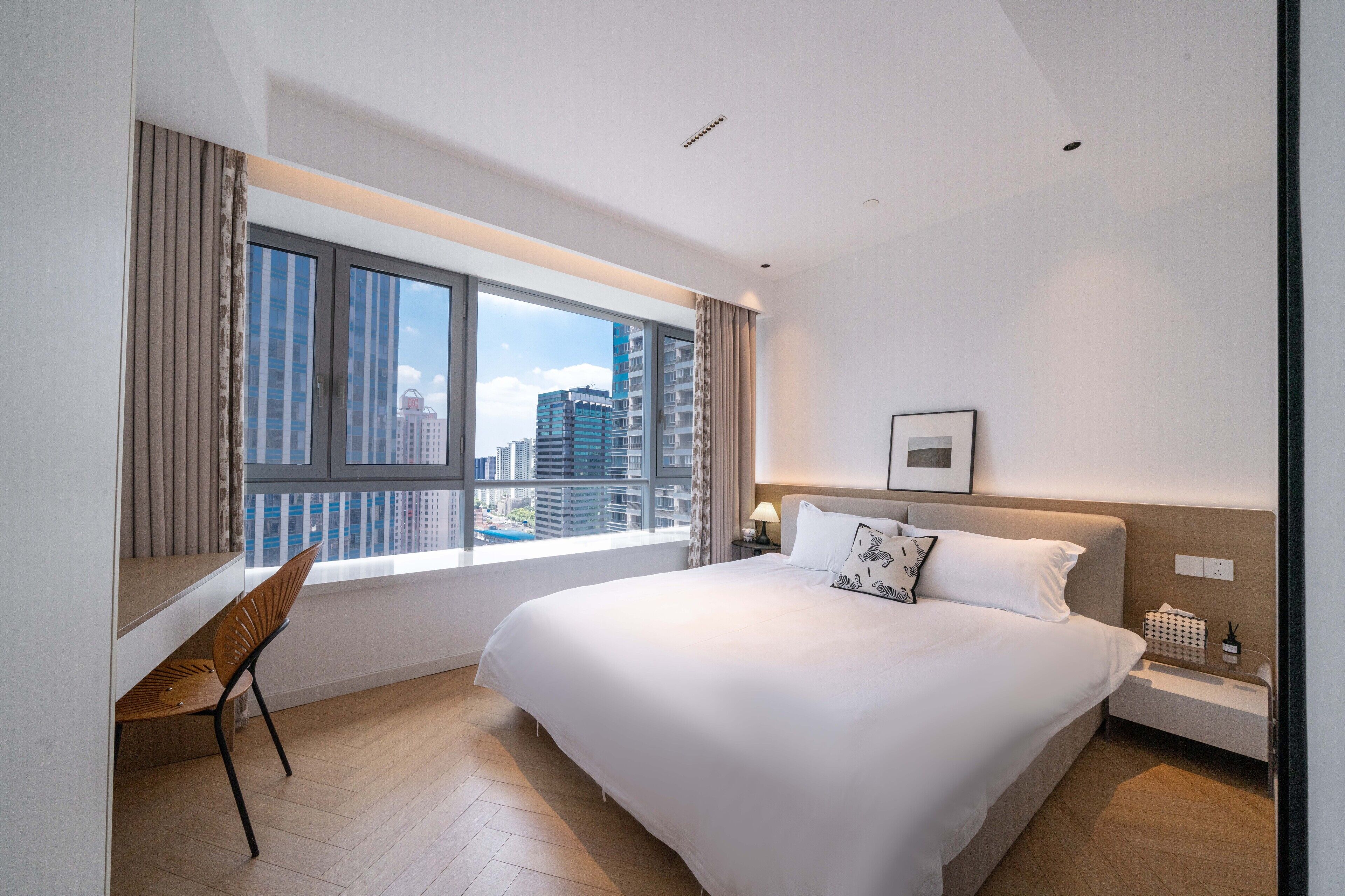 Blackout drapes, free WiFi