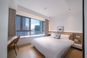 Blackout curtains, free WiFi