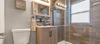 Comfort Stay 2, with Luxe feel, Pamper yourself.