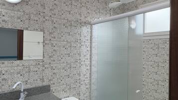 Standard Room, Housekeeping | Bathroom