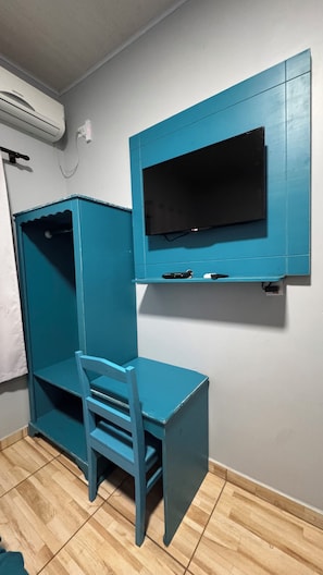 Standard Double or Twin Room | Laptop workspace, free WiFi