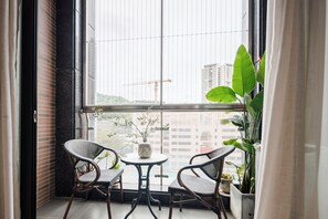 Luxury Double Room | Desk, laptop workspace - SEEU (Shenzhen)