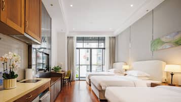 Family Suite | Desk, laptop workspace