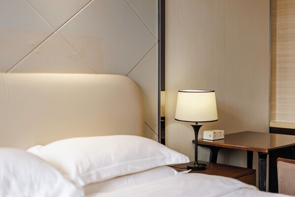 Luxury Double Room | Desk, laptop workspace, free WiFi