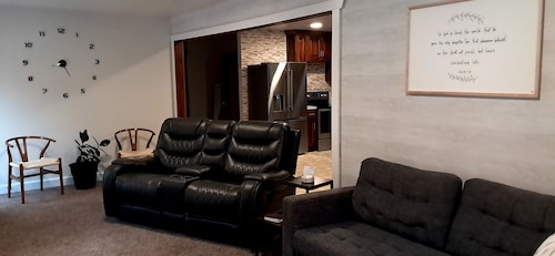 Cozy 2-bedroom home in Winesburg, holmes county ohio