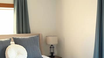 2 bedrooms, WiFi, bed sheets, wheelchair access