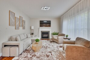 TV, fireplace