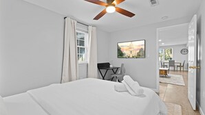 1 bedroom, iron/ironing board, WiFi (free) - The Jefferson | Emerald | City View (Alexandria)