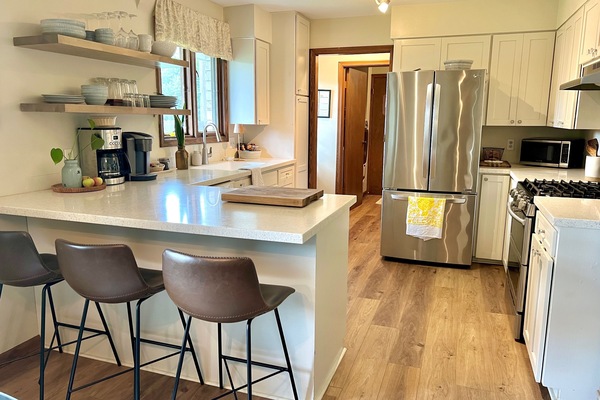 Micro-ondes, four, plaque de cuisson, lave-vaisselle