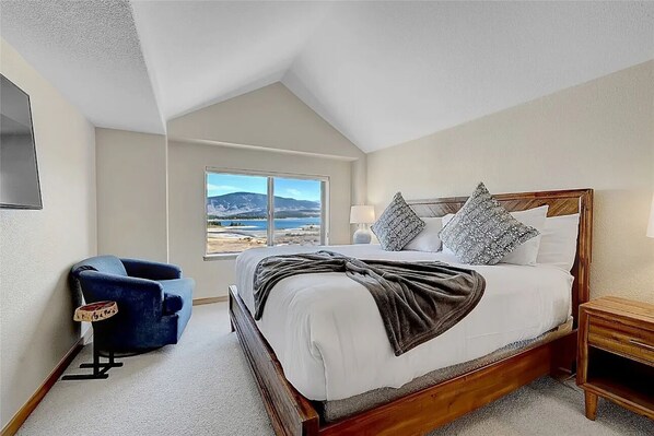 4 sovrum, skrivbord, strykjärn/strykbräda och gratis wi-fi