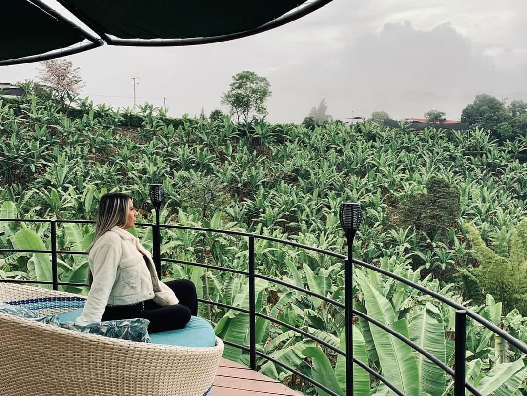 Bungalow – deluxe, terrasse, fjellutsikt | Oppholdsområde